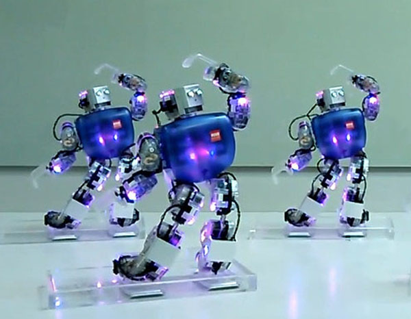 Show synchronis de robots danseurs lors d'un vnement