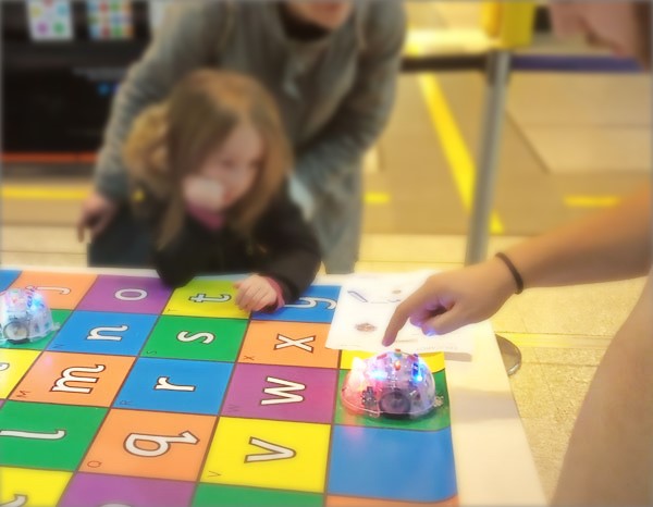 Atelier de programmation de robot pour un Family Day en entreprise